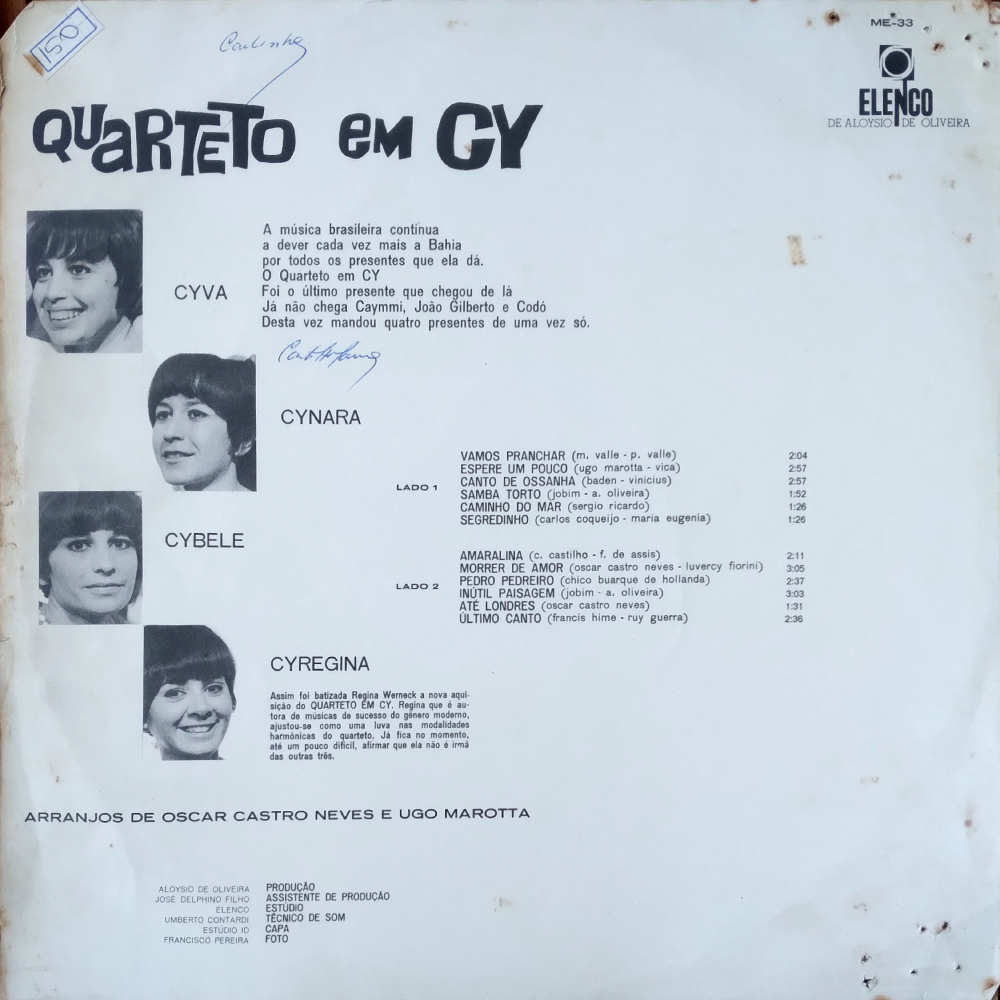 Contra capa do LP do Quarteto em Cy. No topo lê-se o nome do grupo e na lateral esquerda temos uma foto de rosto de cada integrante do grupo. A caopa também tem um texto e o nome das músicas.